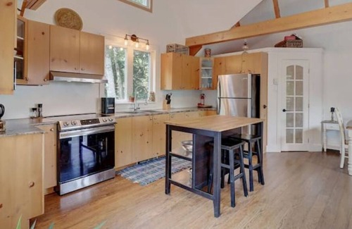 Memphremagog Regional County Municipality Cottage | Eastern Township's Getaway! Beach + Ski Haven