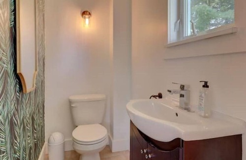 Memphremagog Regional County Municipality Cottage | Eastern Township's Getaway! Beach + Ski Haven