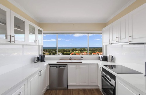 Lakes Entrance House | Eastern Views Beach House - Lakes Entrance
