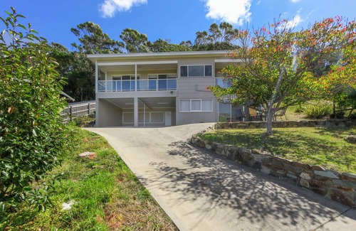 Lakes Entrance House | Eastern Views Beach House - Lakes Entrance