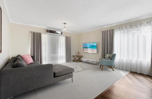 Lakes Entrance House | Eastern Views Beach House