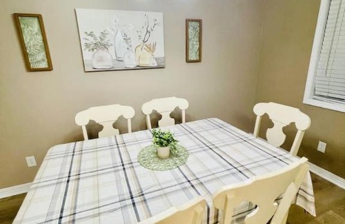 Hammond Apartment | Eastgate 14B Stylish Townhouse 5 min to downtown Hammond
