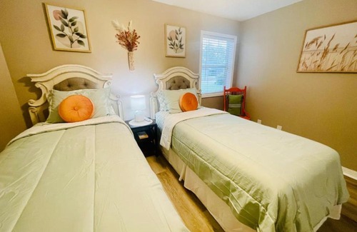 Hammond Apartment | EastGate 4A Cozy family retreat close to downtown Hammond
