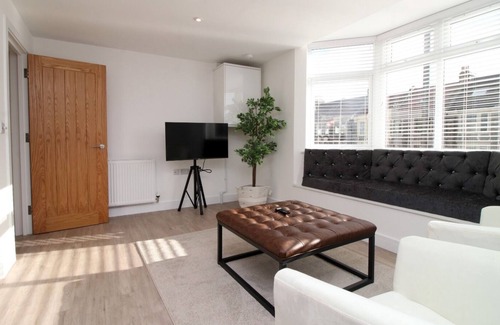 Hanham Apartment | Eastgate Way 3 by Tŷ SA