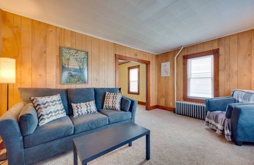 Easthampton Apartment | Easthampton Vacation Rental Near Mill Buildings!