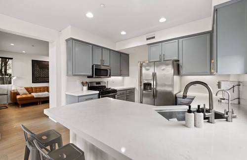 East Side Costa Mesa House | Eastside Costa Mesa Home Walking Distance to Back Bay Newport Beach