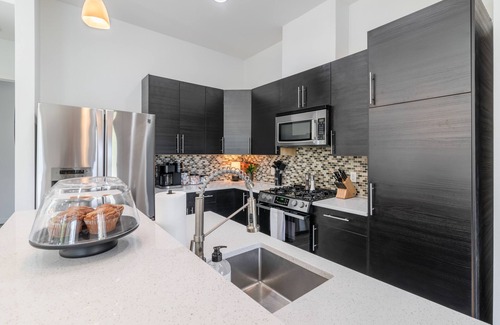 Pleasant Valley House | Eastside Delight l Poolside Paradise l Golf