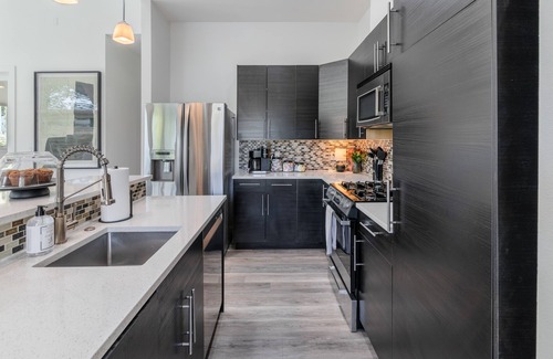 Pleasant Valley House | Eastside Delight l Poolside Paradise l Golf