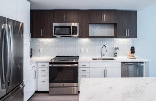 Woodmont Triangle Apartment | Easy Access to I-270| Close to Bethesda Central Farm Market |by GLS