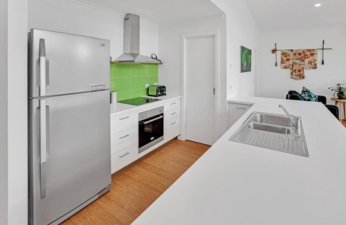 Eagle Point House | Easy access to the Gippsland Lakes, right from your backyard