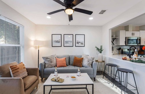 East MLK House | Easy Access to Town, Vibrant Hub | True Gem