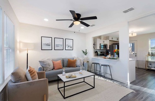 East MLK House | Easy Access to Town, Vibrant Hub | True Gem