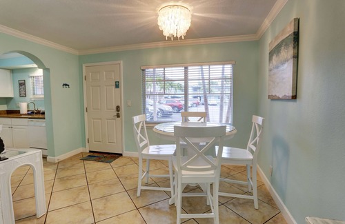Indian Shores Condo | Easy Beach Access-Grnd Floor-Barefoot OnThe Shores II