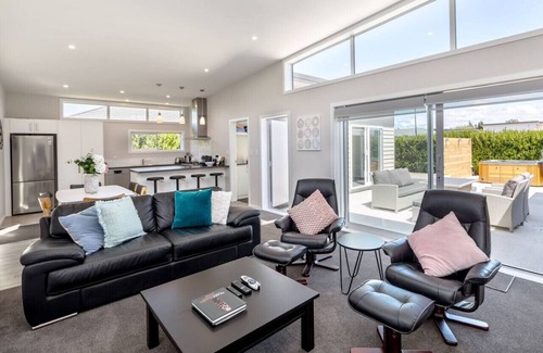 Martinborough House | Easy Days Martinborough