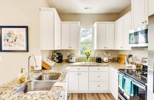Gastonia House | Easy Fwy Access By Downtown next to 321 and 85 freeway