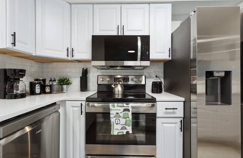 Lenexa House | Easy Hwy Access ALL KING BEDS Mins from Kauffman