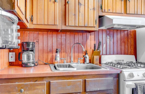Blakeslee House | Easy Interstate Access: Original Poconos Log Cabin