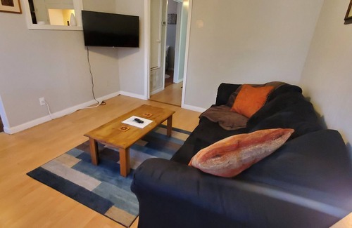 West Monroe Apartment | Easy Living! Fantastic central 2br/1ba apartment