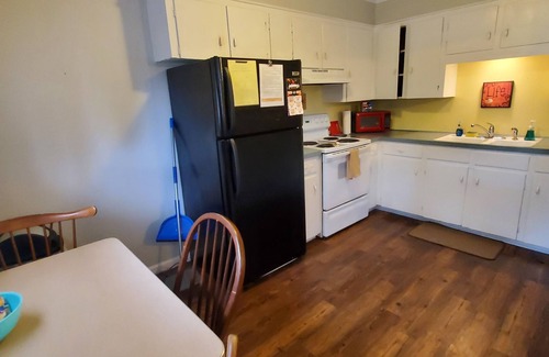 West Monroe Apartment | Easy Living! Fantastic central 2br/1ba apartment