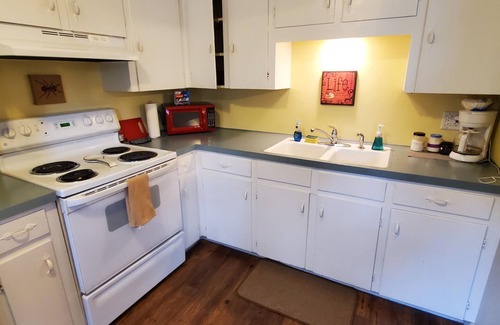 West Monroe Apartment | Easy Living! Fantastic central 2br/1ba apartment