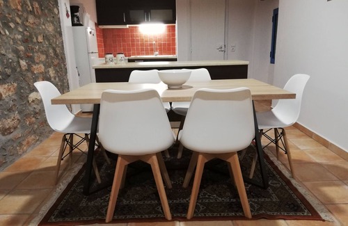 Kithira House | EASY LIVING - The beauty of simplicity!