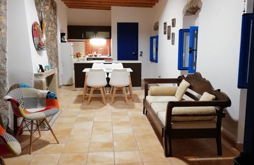 Kithira House | EASY LIVING - The beauty of simplicity!