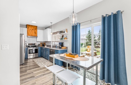 New Baltimore House | Easy Stay in Anchor Bay - Gym | Theater | Sleeps12
