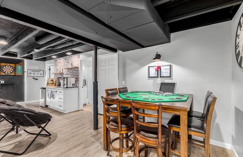 New Baltimore House | Easy Stay in Anchor Bay - Gym | Theater | Sleeps12