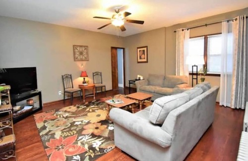 McHenry Apartment | Easy walk to downtown McHenry @ the heart of the Fox Rive