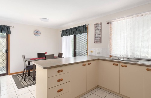 Tin Can Bay House | Easy walk to the foreshore and central to all that Tin Can Bay has to offer!