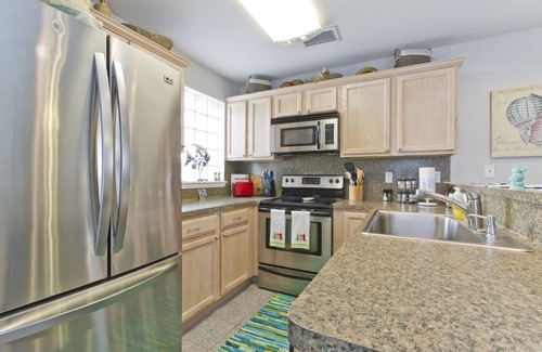 South Padre Island Condo | Easy Walk To The Beach Newly Remodeled 1 BR 1 BA Sleeps 4 Wi-Fi, Pool