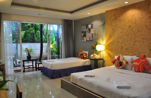 Phuket House | Eat n Sleep