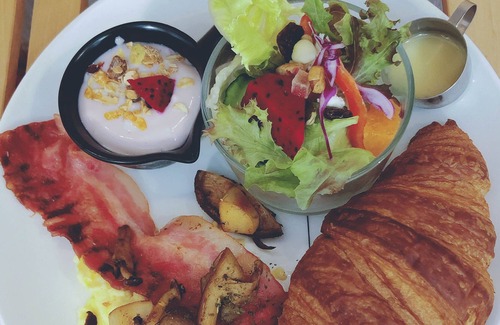 Gushan District Bed & Breakfast | EATzzZ Hostel