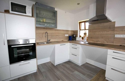 Stadlern Apartment | Ebenerdige Ferienwohnung für 2-5 Personen mit Kaminofen