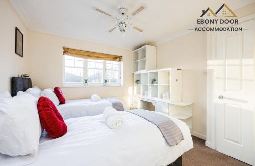 Grays House | Ebony Door Accommodation Charming 3 Bedroom House Thurrock Sleeps 6