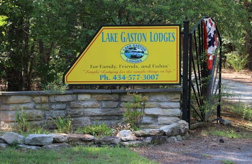 Gasburg Cabin | Ec Lake Gaston Cabin in natural woodland setting on beautiful Lake Gaston