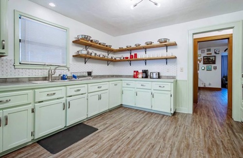 Central Oklahoma City Apartment | Eccentric Escape-hop, skip, jump to Plaza District