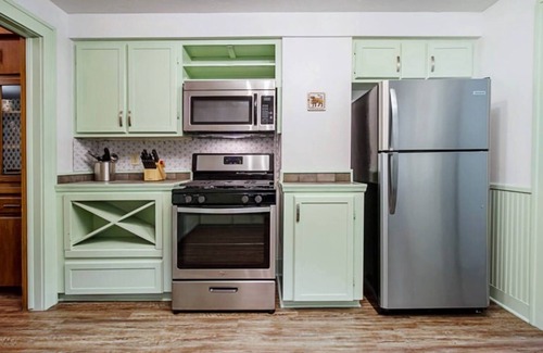 Central Oklahoma City Apartment | Eccentric Escape-hop, skip, jump to Plaza District