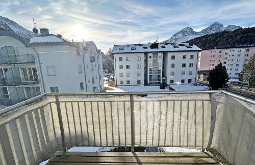 St. Moritz Apartment | Echtholz, 110m2, Sport, Erholung, mit Garage - SU48