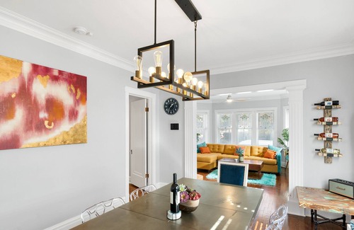 Berwyn House | Eclectic 3 Bedroom Home (w/Firepit) Close To Downtown Chicago!