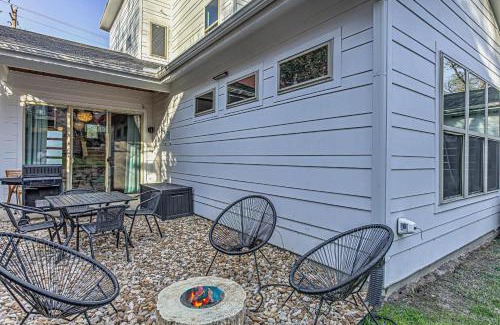 MLK House | Eclectic 6 BDR for Family of 20 Mins to 6th St & DT
