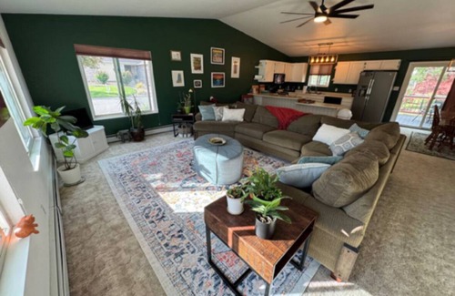 Grand Junction House | Eclectic, clean & cozy 2 bedroom house
