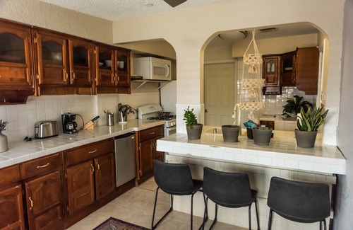 El Paso House | Eclectic Cozy Stellar location, sleeps 7