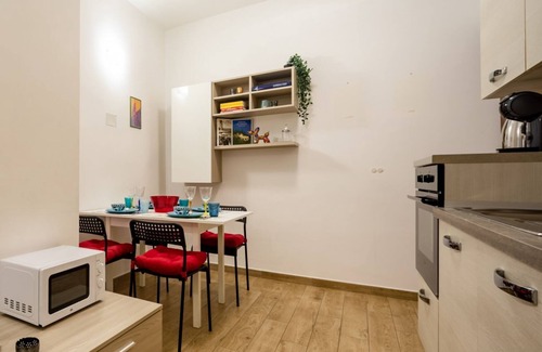 Borgo Milano Apartment | Eclectic Pop Art Dwelling for 8 pax | self check-in