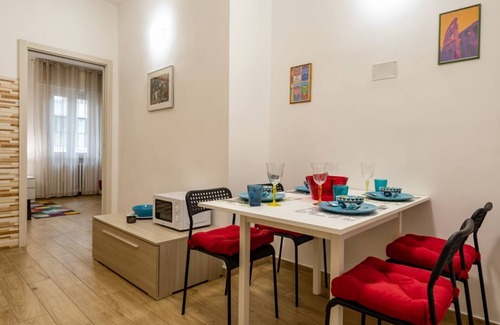 Borgo Milano Apartment | Eclectic Pop Art Dwelling for 8 pax | self check-in