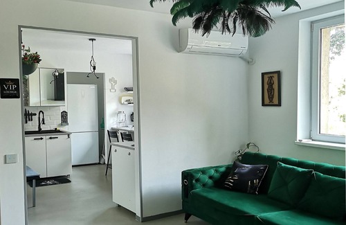 Bucharest Apartment | Eclectic Vibes Apartment, just steps from Railway Station & close to City Center