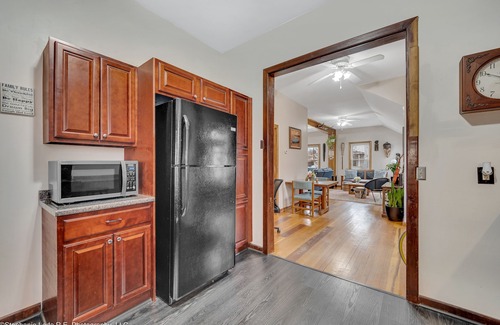 Wallingford Center Apartment | Eclectic & Whimsical themed Apt w/Free Parking & Pet-Friendly