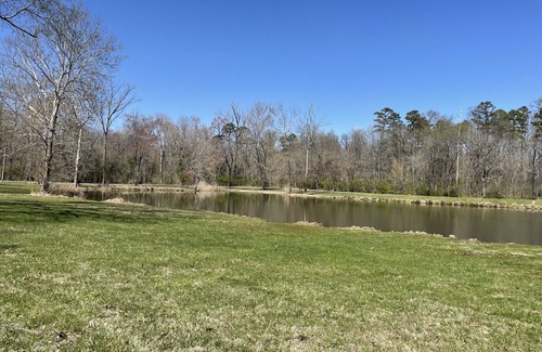 Carbondale RV Rental | Eclipse Campsites Available. Waterfront views