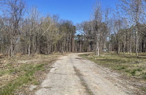Carbondale RV Rental | Eclipse Campsites Available. Waterfront views