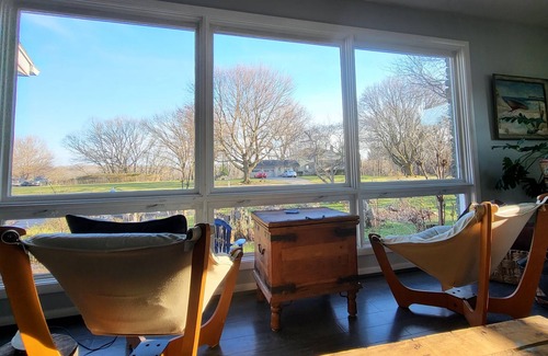 East Irondequoit House | Eclipse Glamping Here! 3 Bedroom. 2 Full Bath. Kids. Pets. Clean, Safe, Fun!